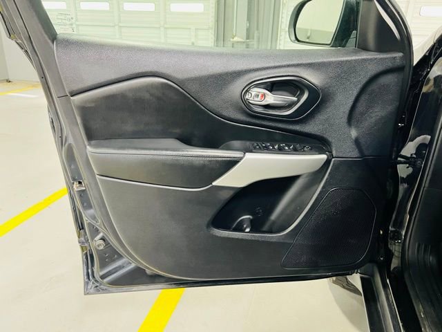 Used 2019 Jeep Cherokee Latitude image 22