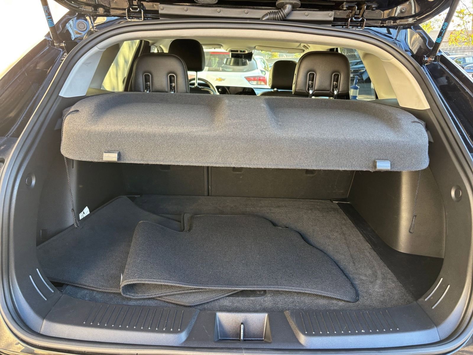 Used 2025 Chevrolet Trax LT w/ LT Convenience Package image 31