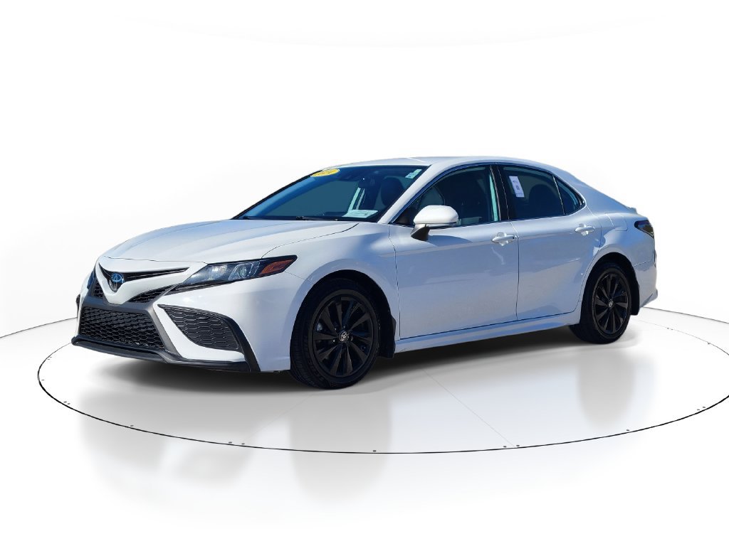 Used 2024 Toyota Camry SE FWD image 2