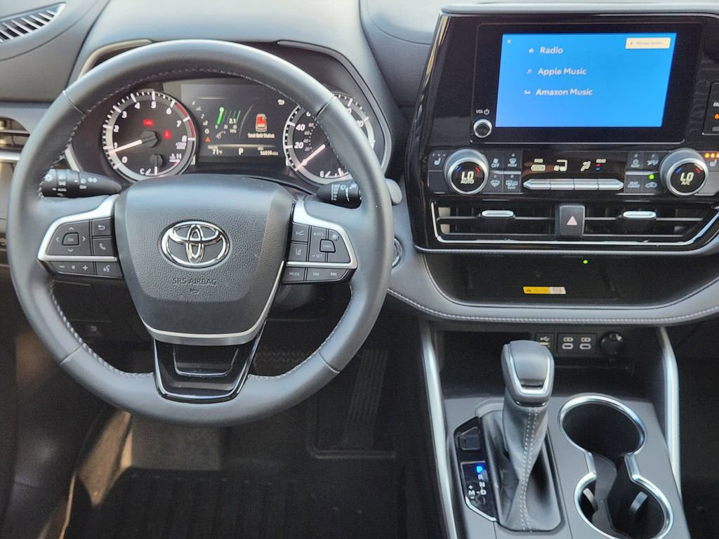 Used 2023 Toyota Highlander XSE image 31