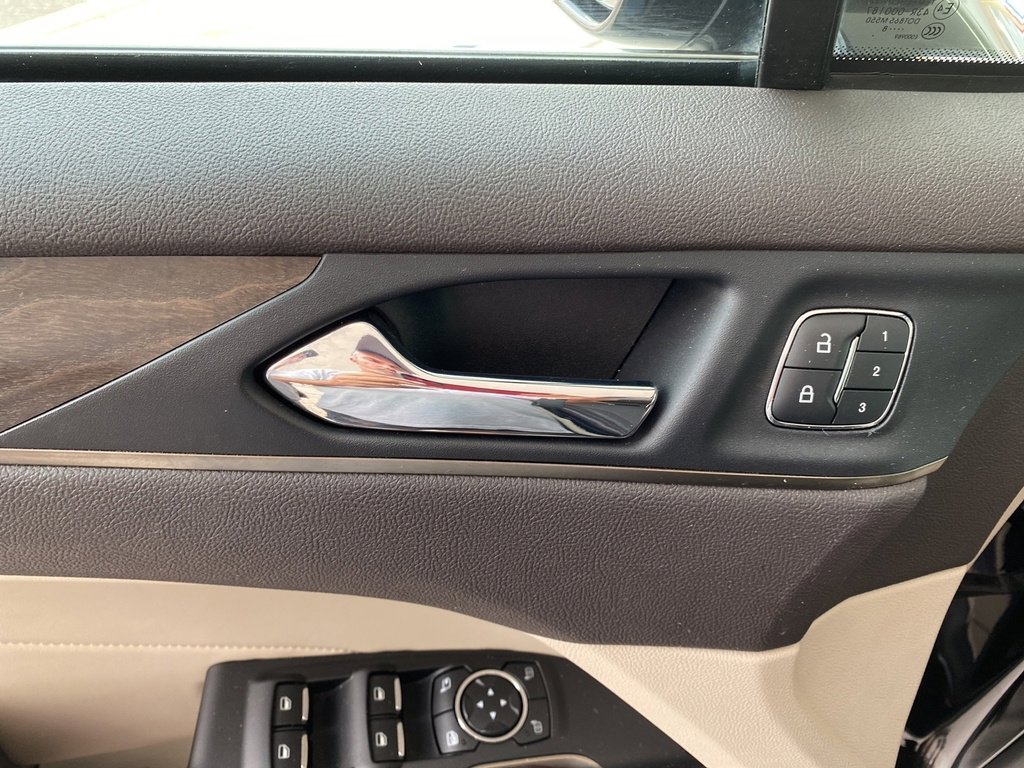 Used 2019 Lincoln MKC Reserve w/ MKC Climate Package image 8