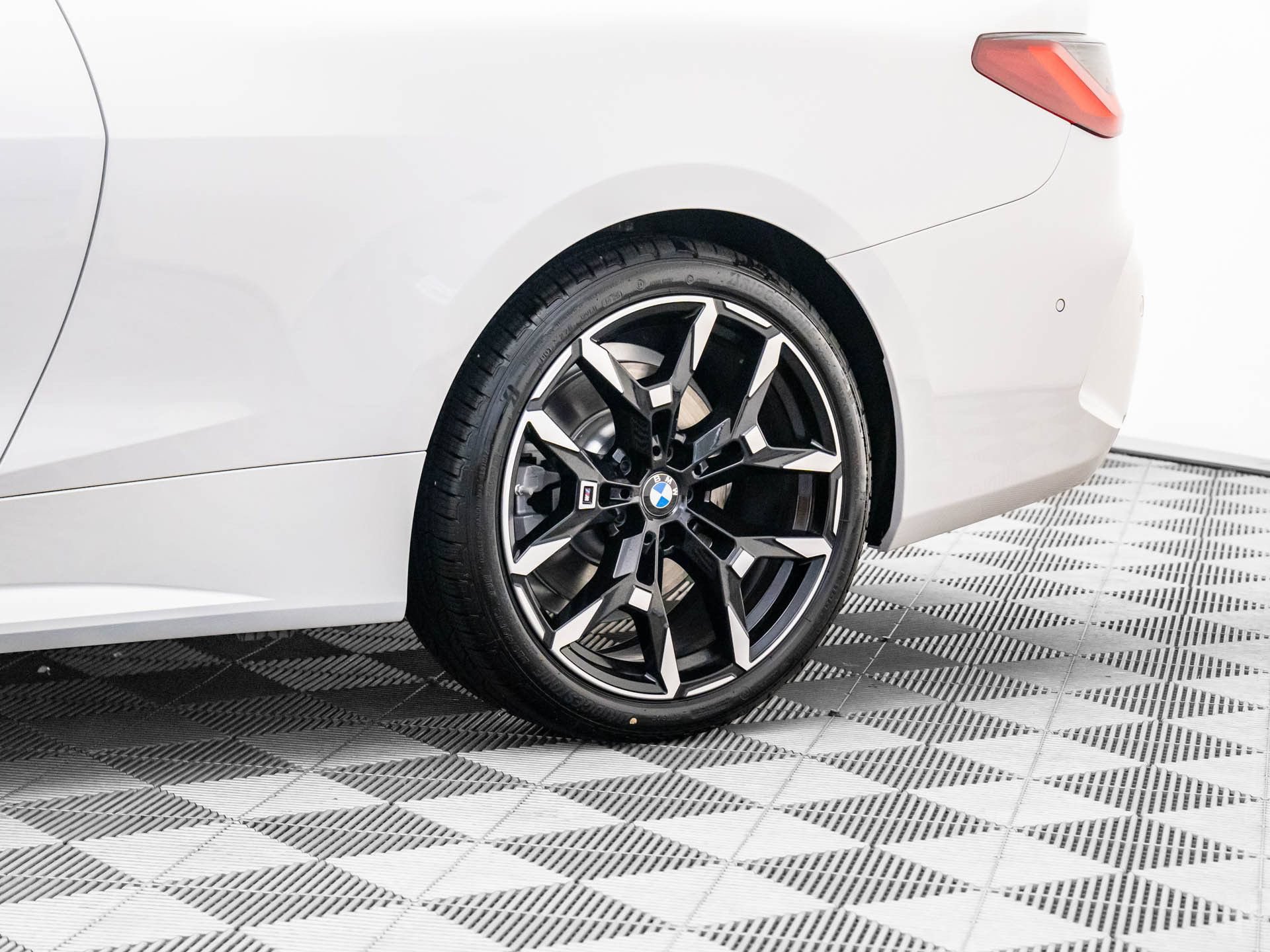 Certified 2026 BMW 430i xDrive Coupe w/ M Sport Package AWD/4WD image 33