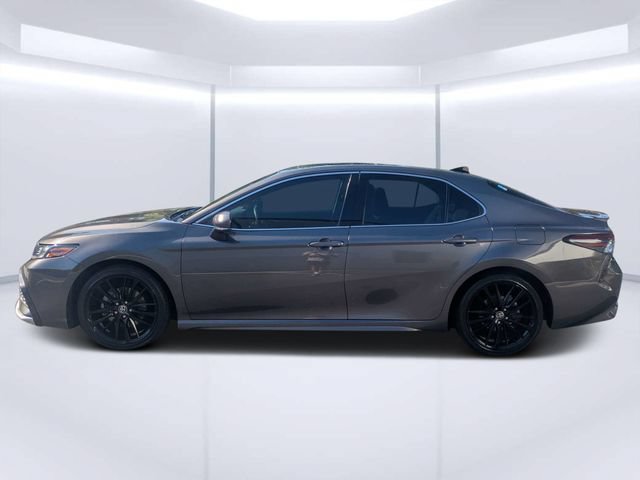 Used 2022 Toyota Camry XSE FWD image 6