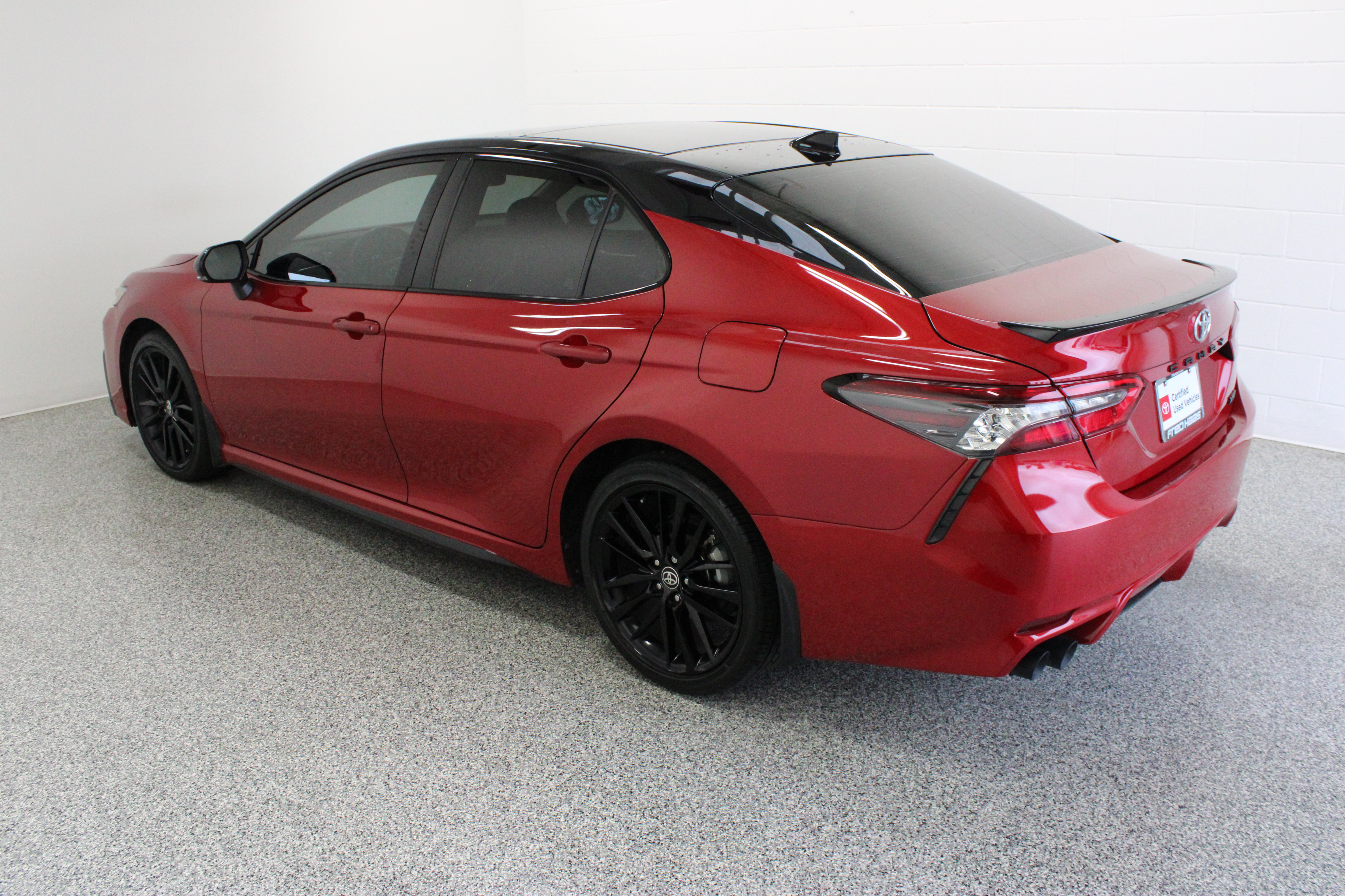 Used 2024 Toyota Camry XSE FWD image 9