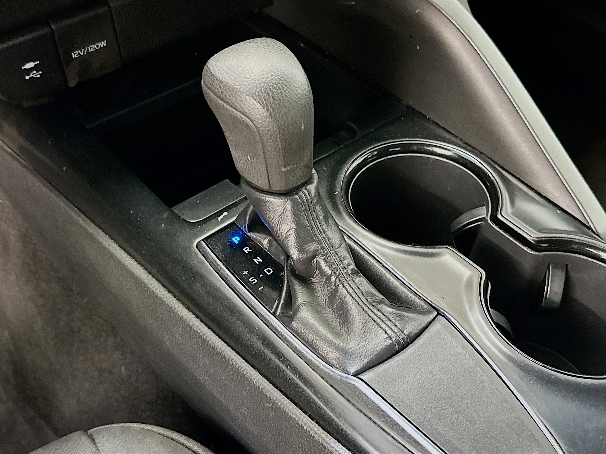 Used 2019 Toyota Camry LE image 25