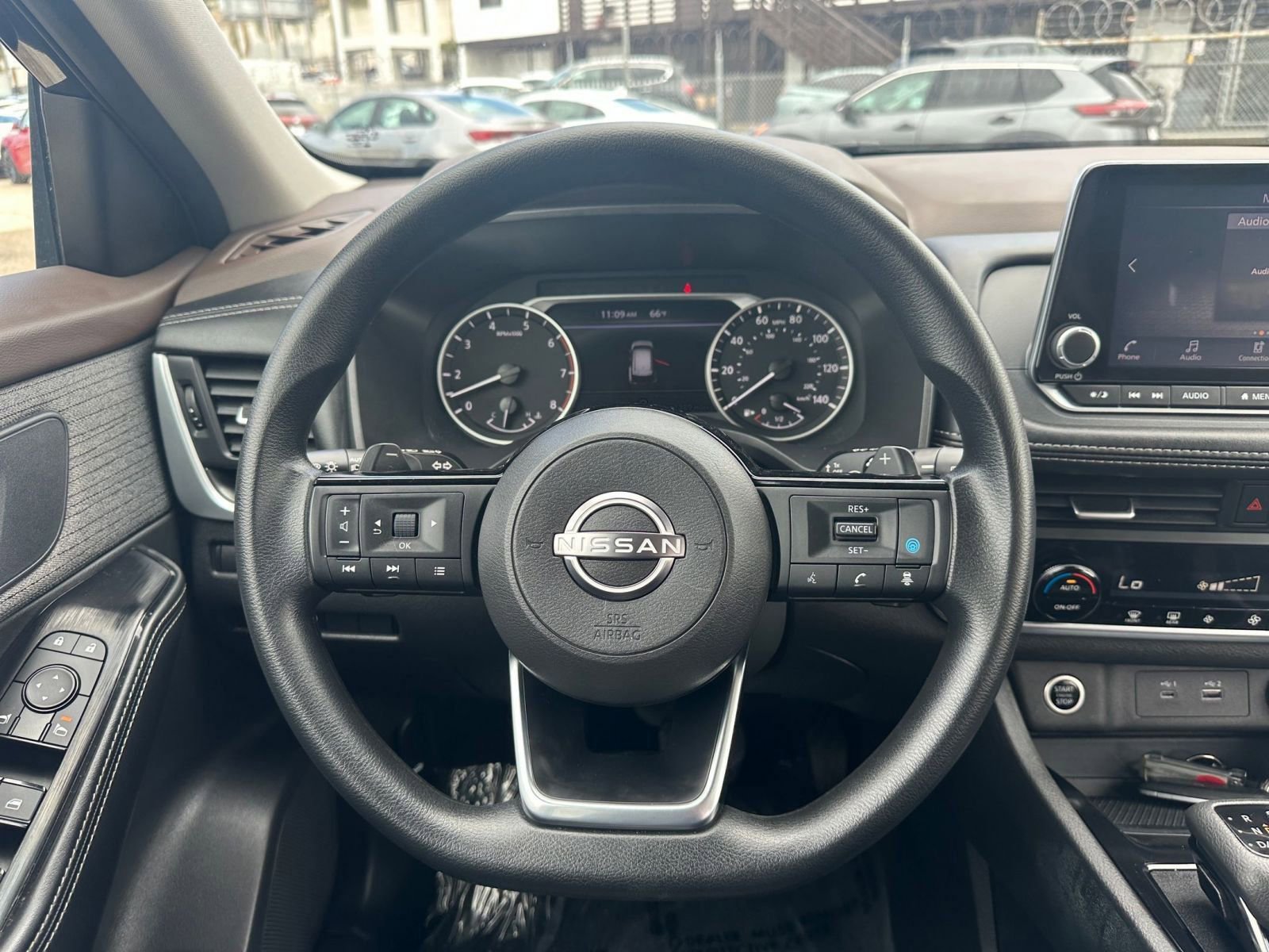 Used 2023 Nissan Rogue SV image 28