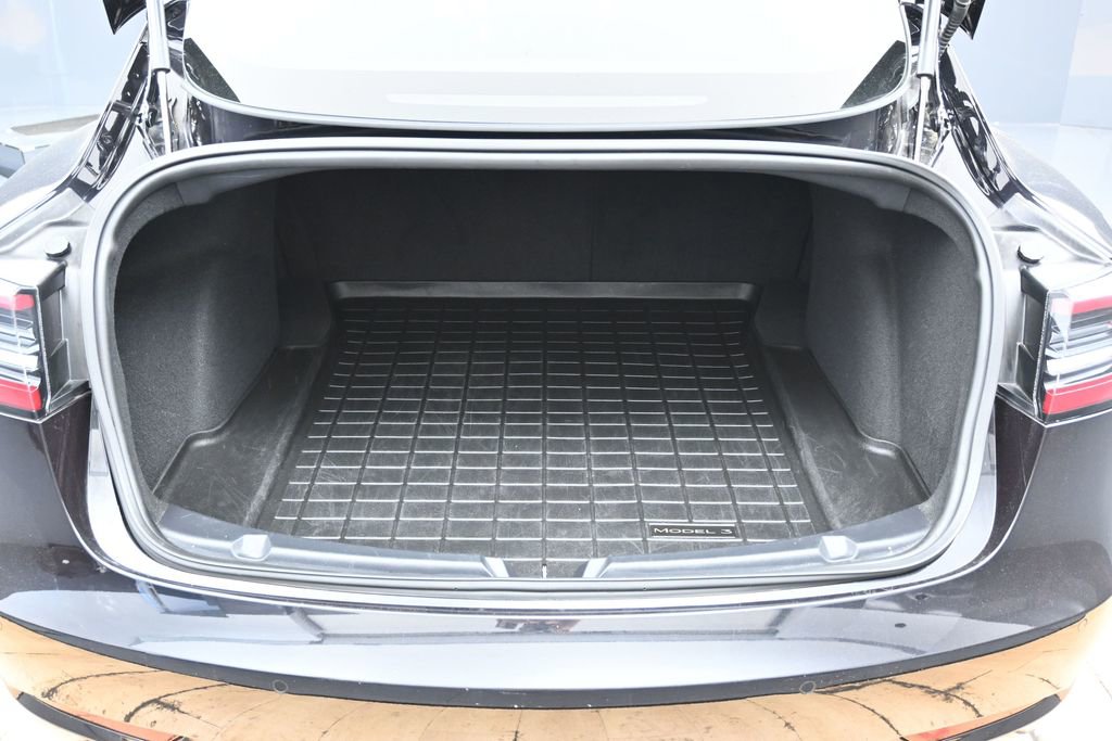 Used 2018 Tesla Model 3 Long Range RWD image 16