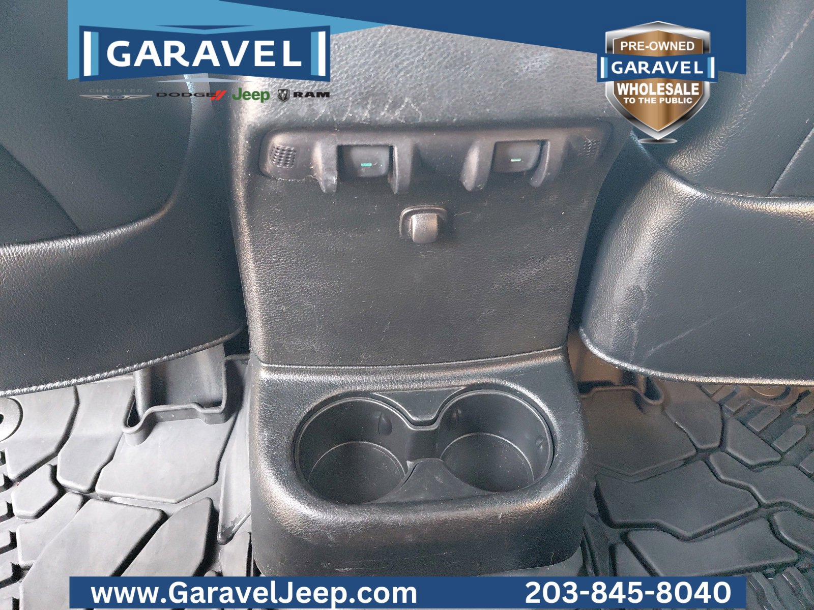 Used 2017 Jeep Wrangler Unlimited Rubicon w/ Cold Weather Group image 15