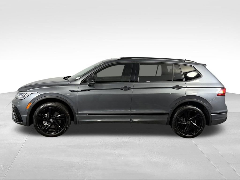 Used 2024 Volkswagen Tiguan SE R-Line FWD image 8