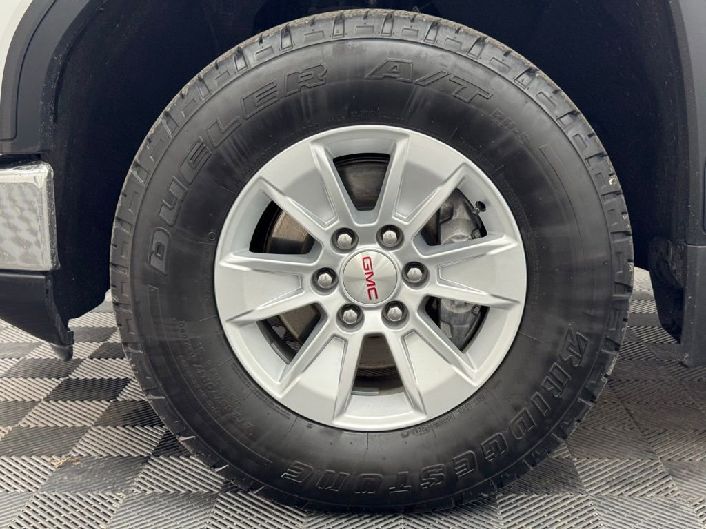 Used 2025 GMC Sierra 1500 SLE image 13