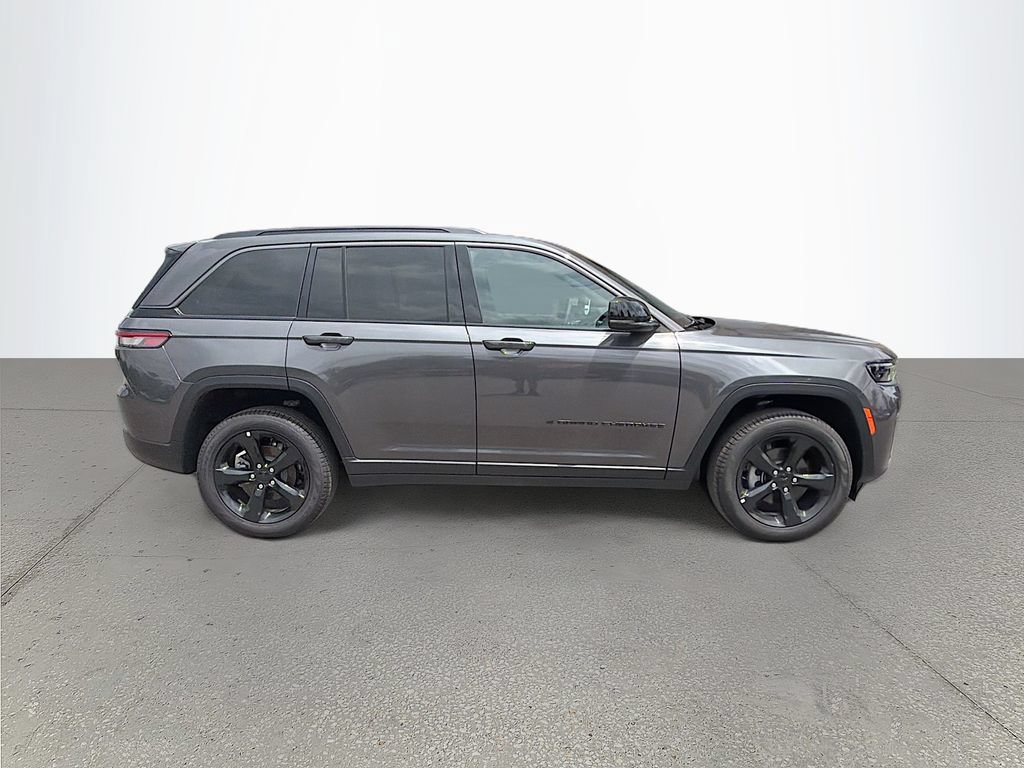New 2026 Jeep Grand Cherokee Limited w/ Limited Altitude Package AWD/4WD image 3
