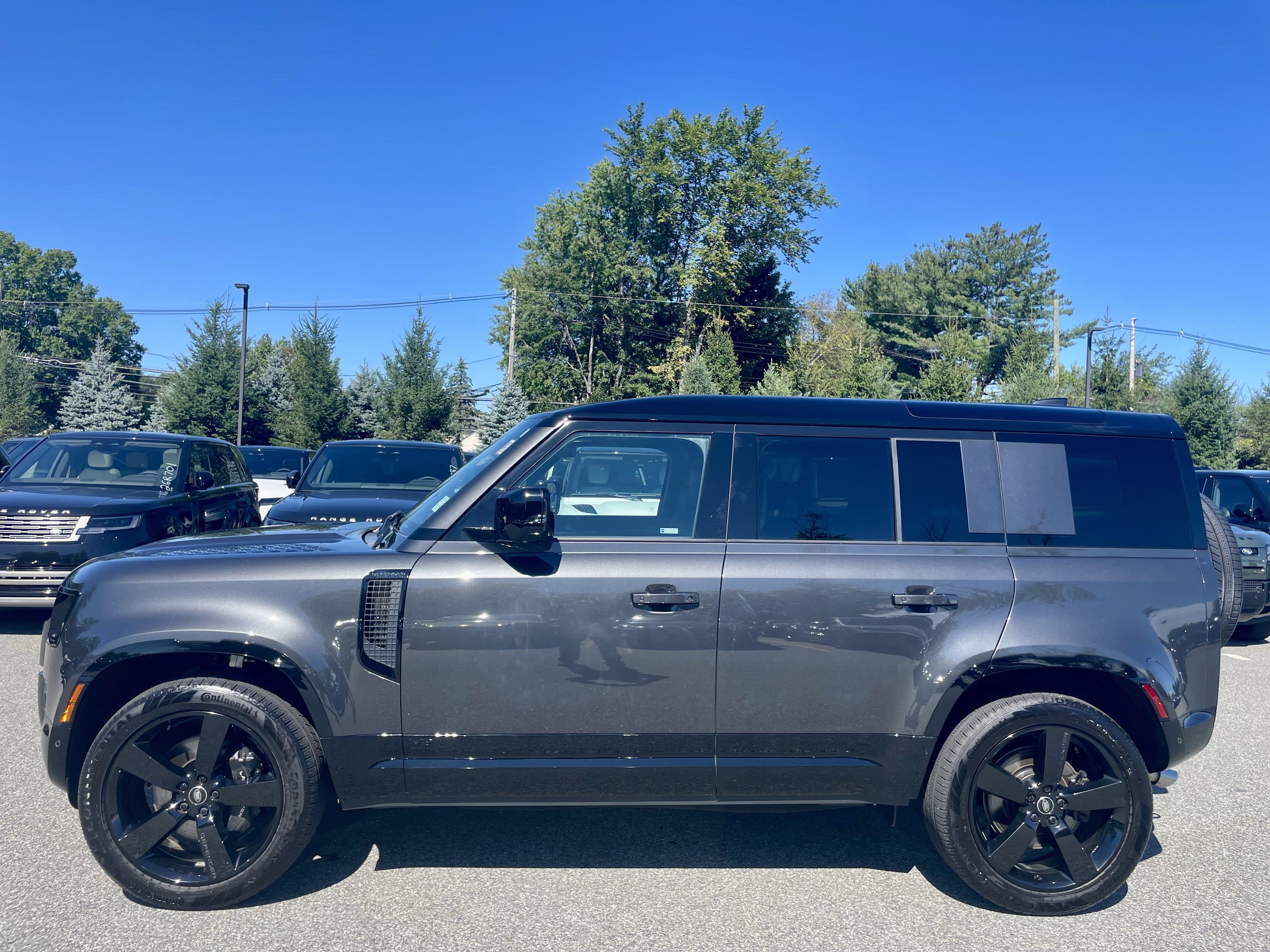 Certified 2025 Land Rover Defender 110 V8 AWD/4WD image 8