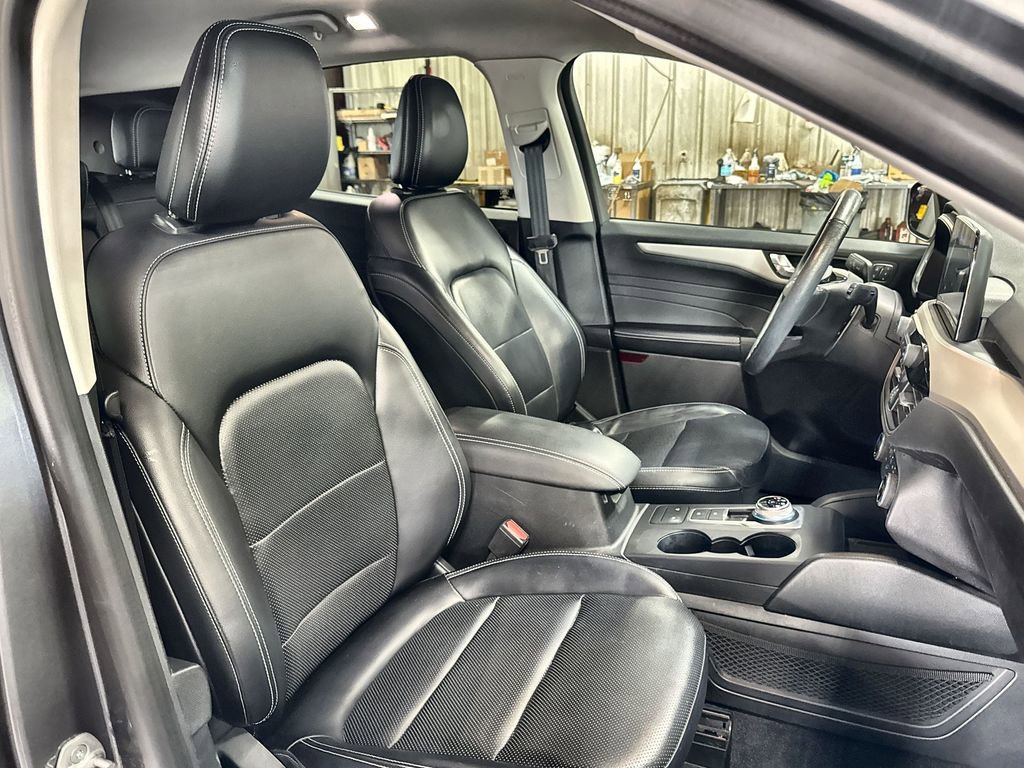 Used 2021 Ford Escape SEL w/ Technology Package image 31