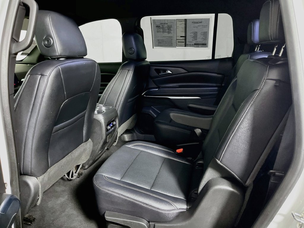 Used 2025 Chevrolet Traverse LT w/ Driver Confidence Package FWD image 24