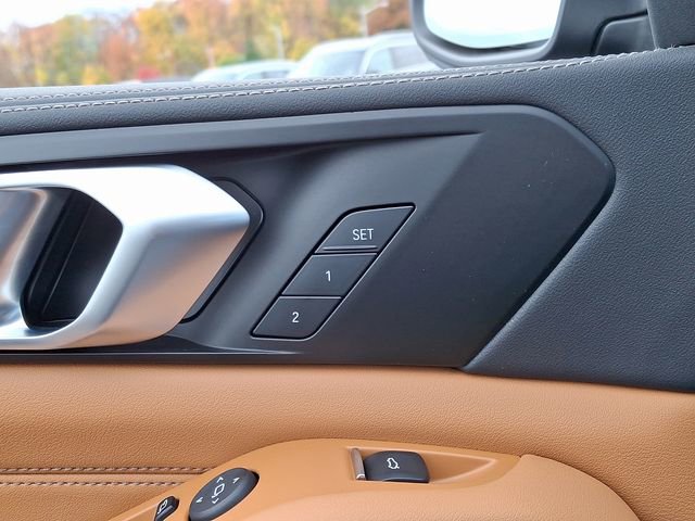 Certified 2025 BMW X5 xDrive50e w/ Premium Package image 27