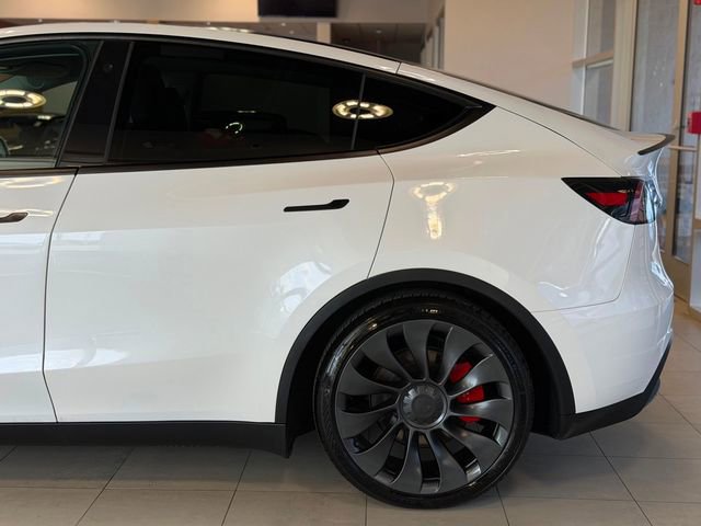 Used 2023 Tesla Model Y Performance AWD/4WD image 9