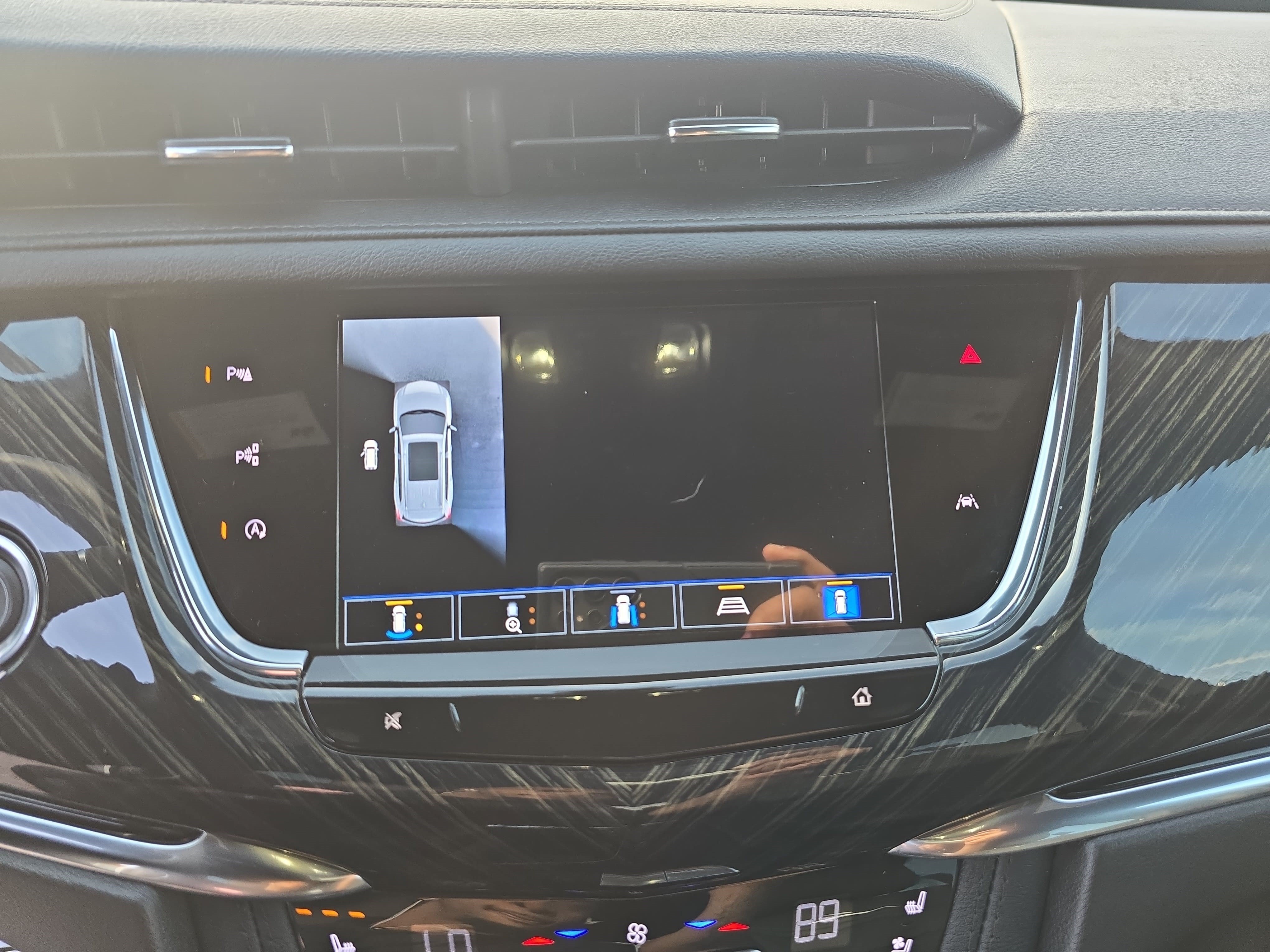 Used 2023 Cadillac XT6 Premium Luxury w/ Technology Package FWD image 24