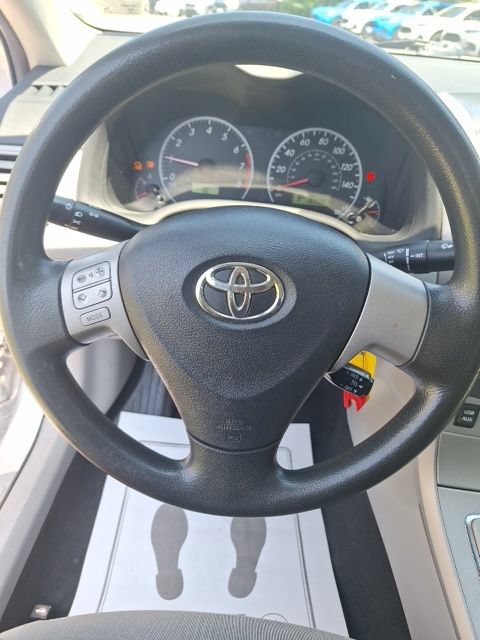 Used 2013 Toyota Corolla LE FWD image 14