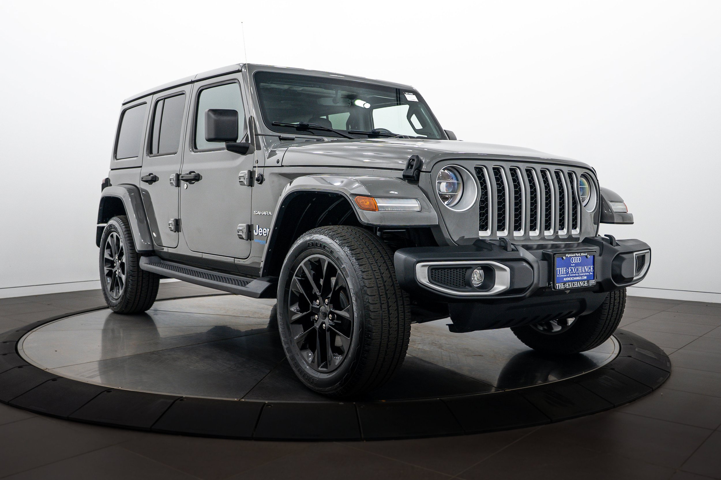 Used 2021 Jeep Wrangler Unlimited Sahara w/ Cold Weather Group AWD/4WD image 1