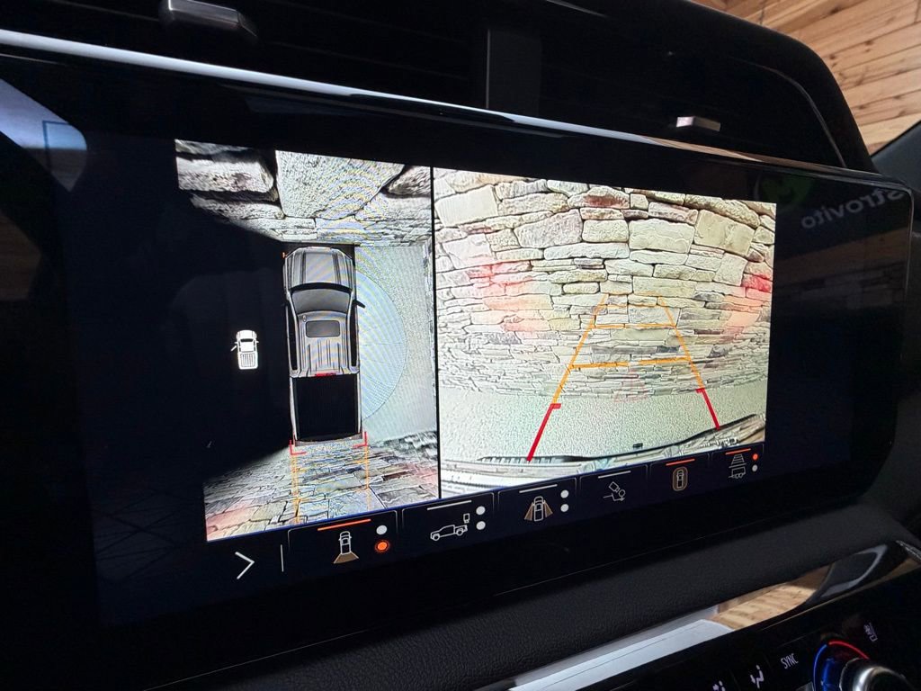 Used 2024 GMC Sierra 1500 AT4 w/ Technology Package image 22