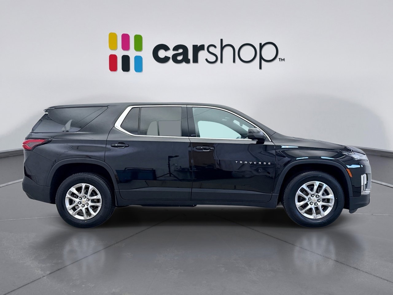 Used 2023 Chevrolet Traverse LS image 6