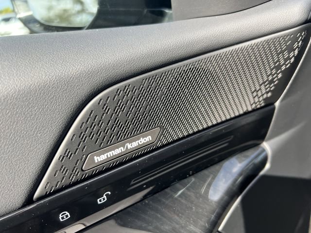 Certified 2025 BMW 530i image 16