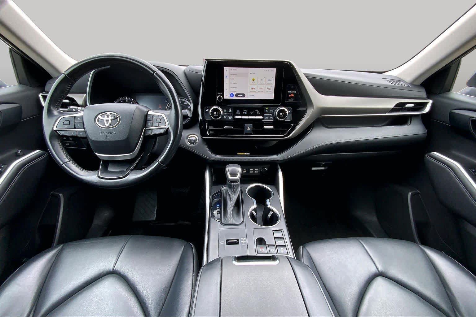 Used 2023 Toyota Highlander XLE FWD image 16