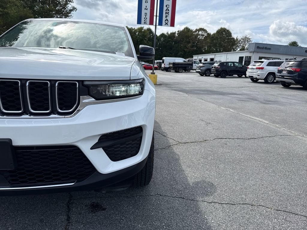 Used 2022 Jeep Grand Cherokee Laredo w/ Luxury Tech Group I image 35