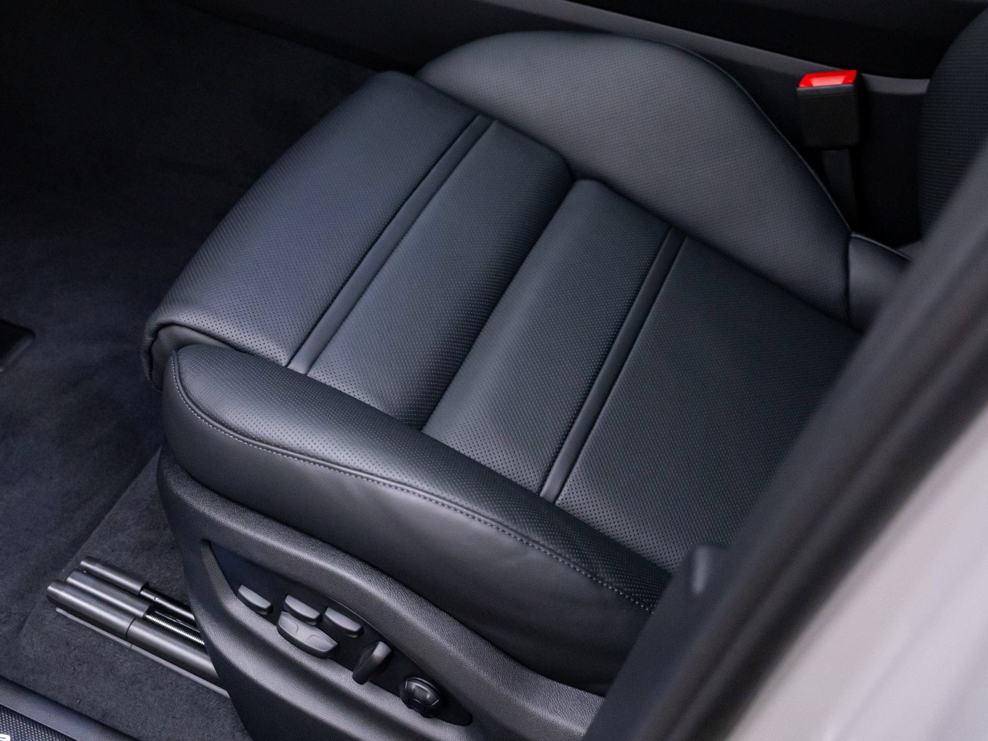 New 2026 Porsche Cayenne S AWD/4WD image 16