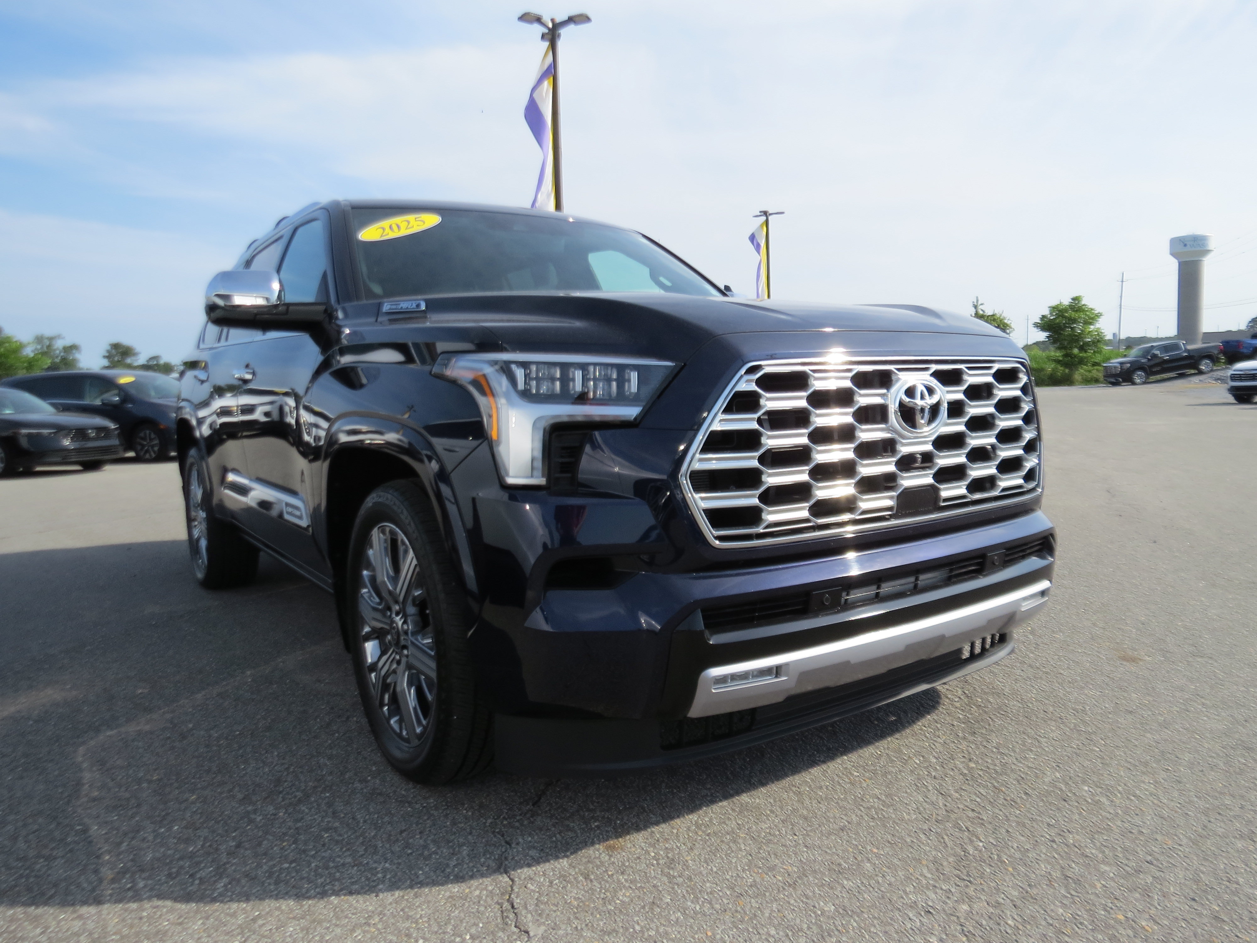 Used 2025 Toyota Sequoia Capstone AWD/4WD image 29