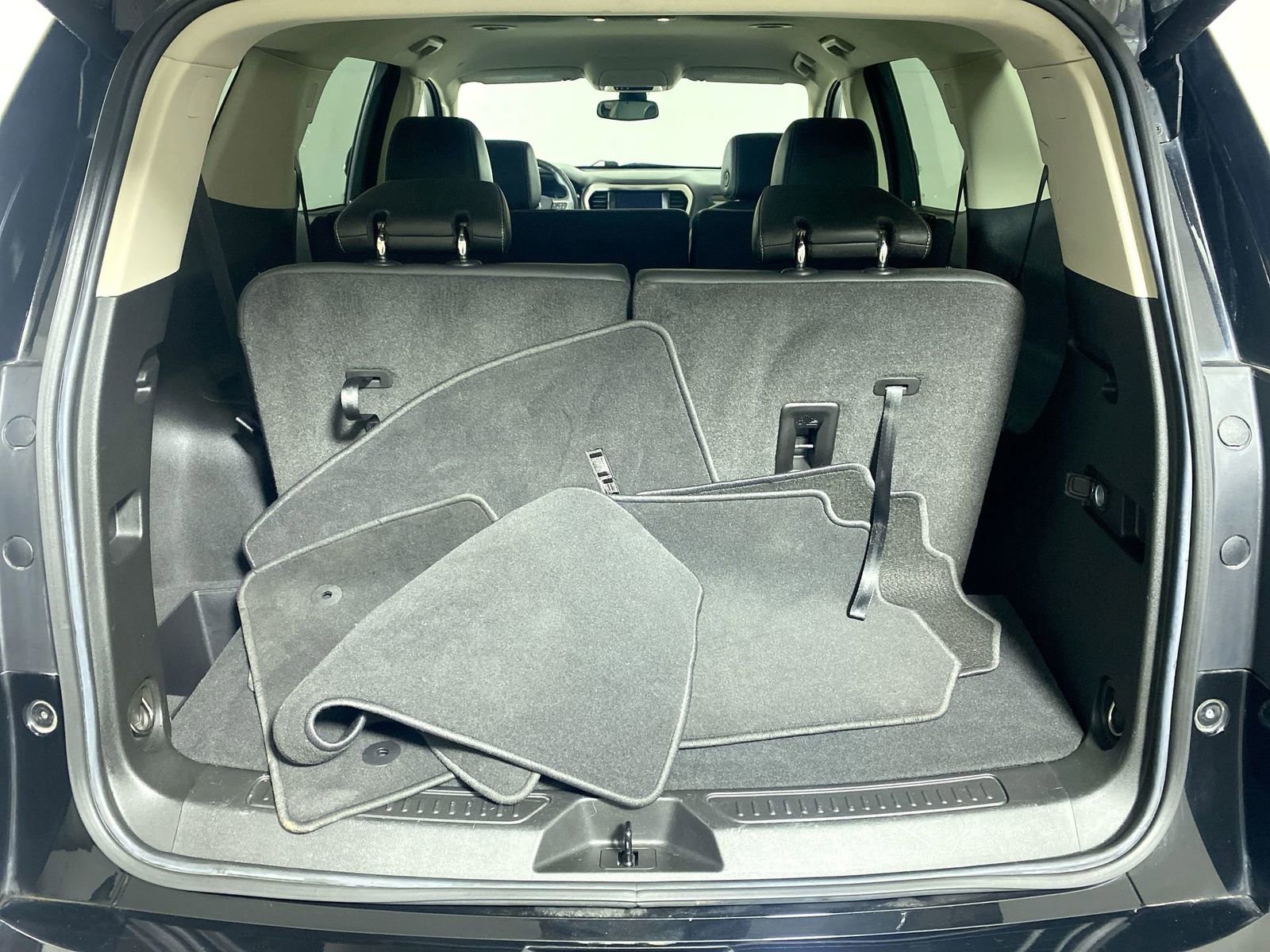 Used 2023 GMC Acadia Denali image 30