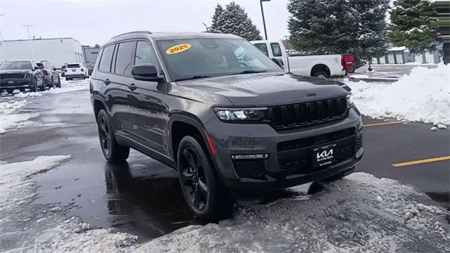Used 2025 Jeep Grand Cherokee L Limited w/ Black Appearance Package image 5