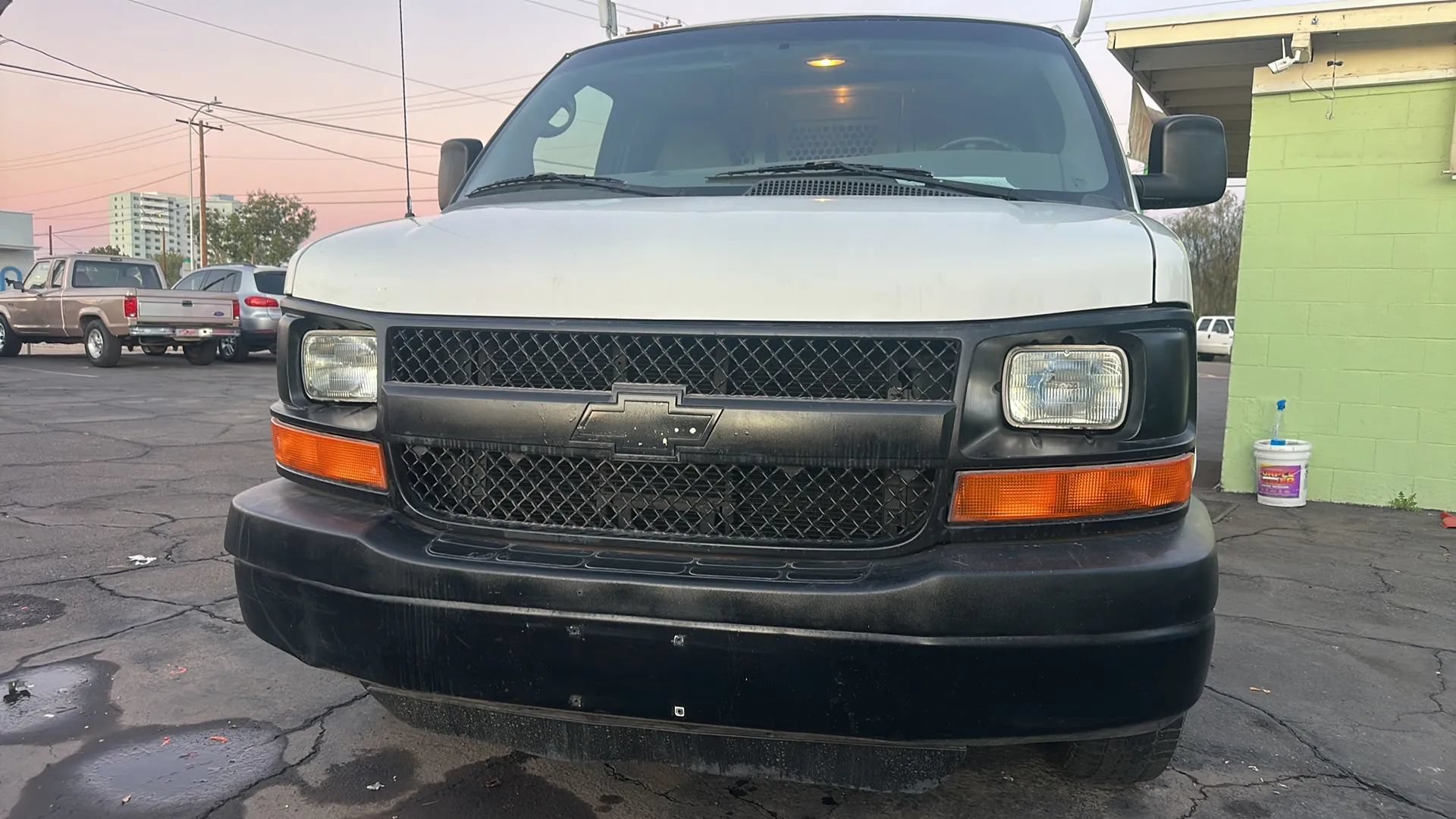 Used 2010 Chevrolet Express 2500 RWD image 17