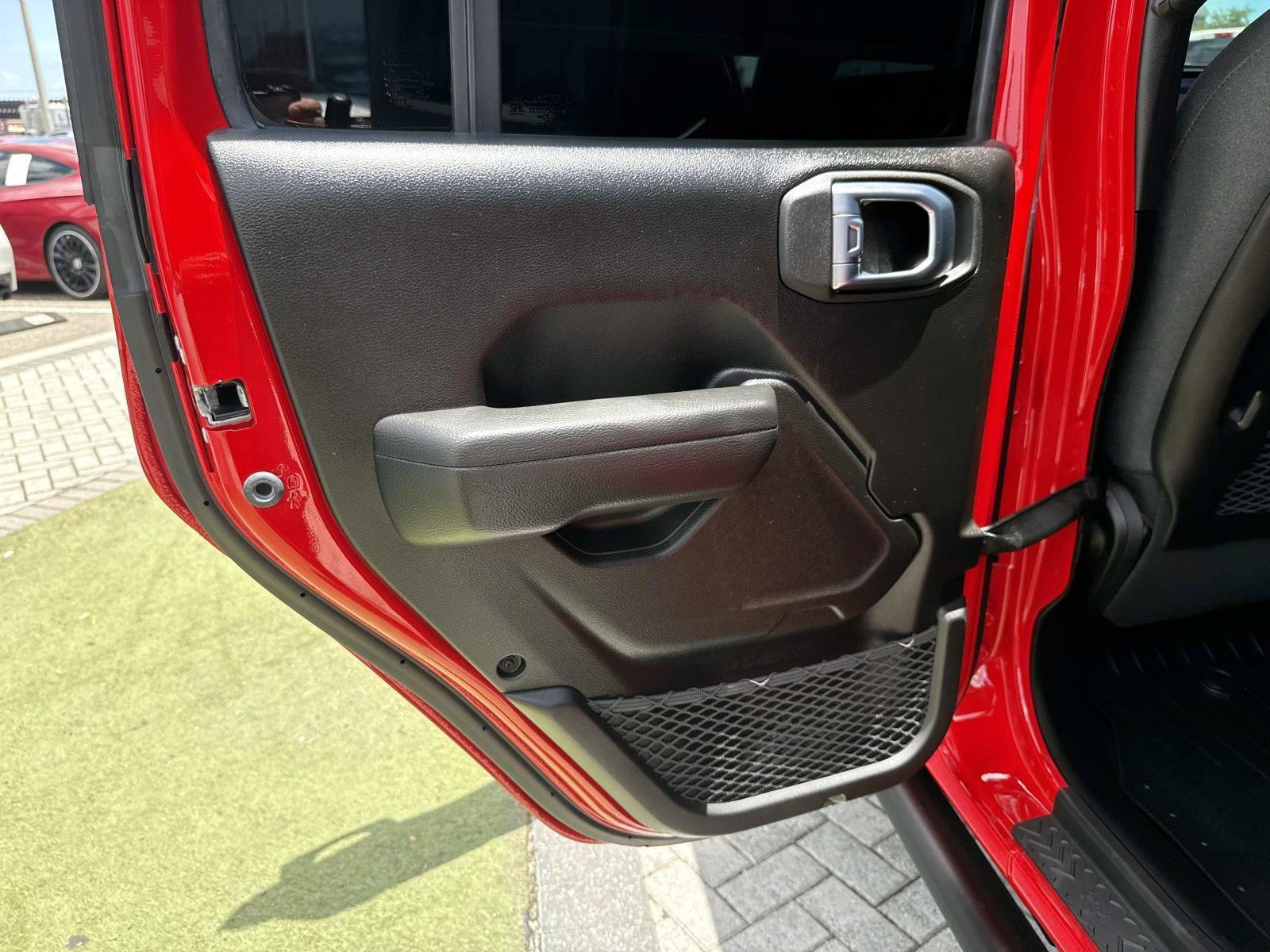 Used 2026 Jeep Wrangler Unlimited Rubicon AWD/4WD image 11