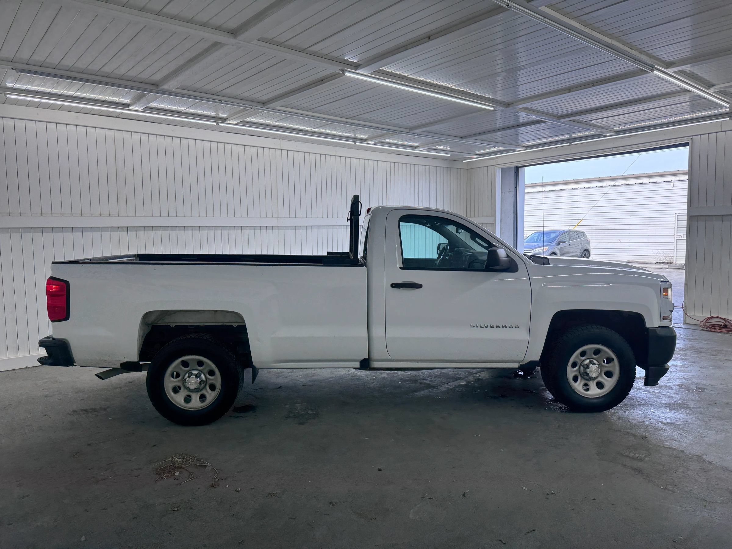 Used 2016 Chevrolet Silverado 1500 W/T RWD image 4