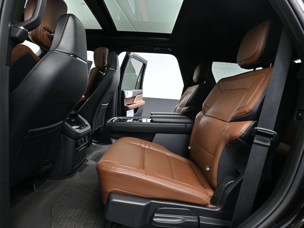 Used 2024 Lincoln Navigator Reserve w/ Equipment Group 201A AWD/4WD image 42