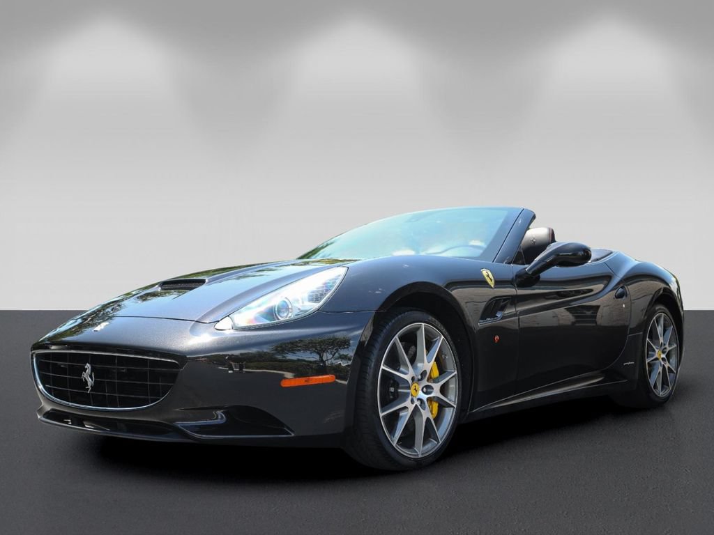 Used 2011 Ferrari California RWD image 7