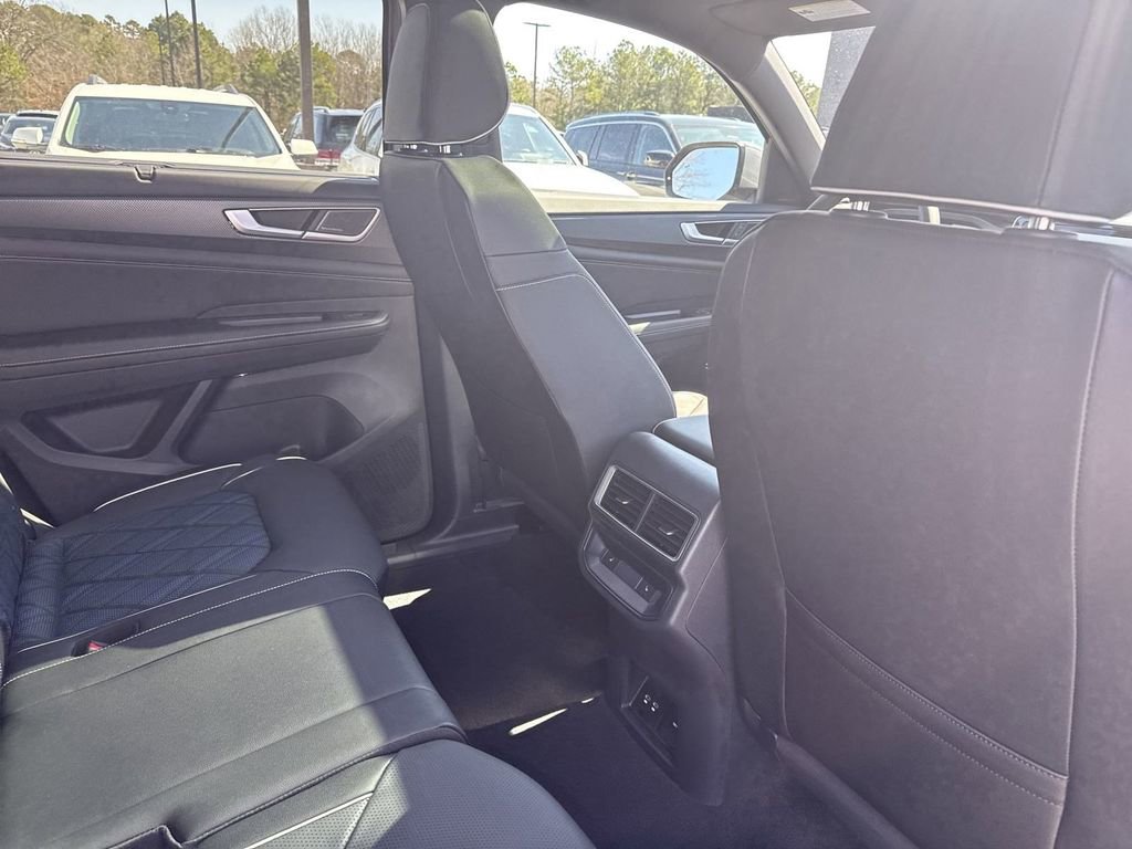 New 2025 Volkswagen Atlas Cross Sport SEL Premium R-Line image 18