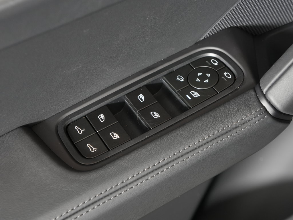 New 2027 Porsche Cayenne S AWD/4WD image 17