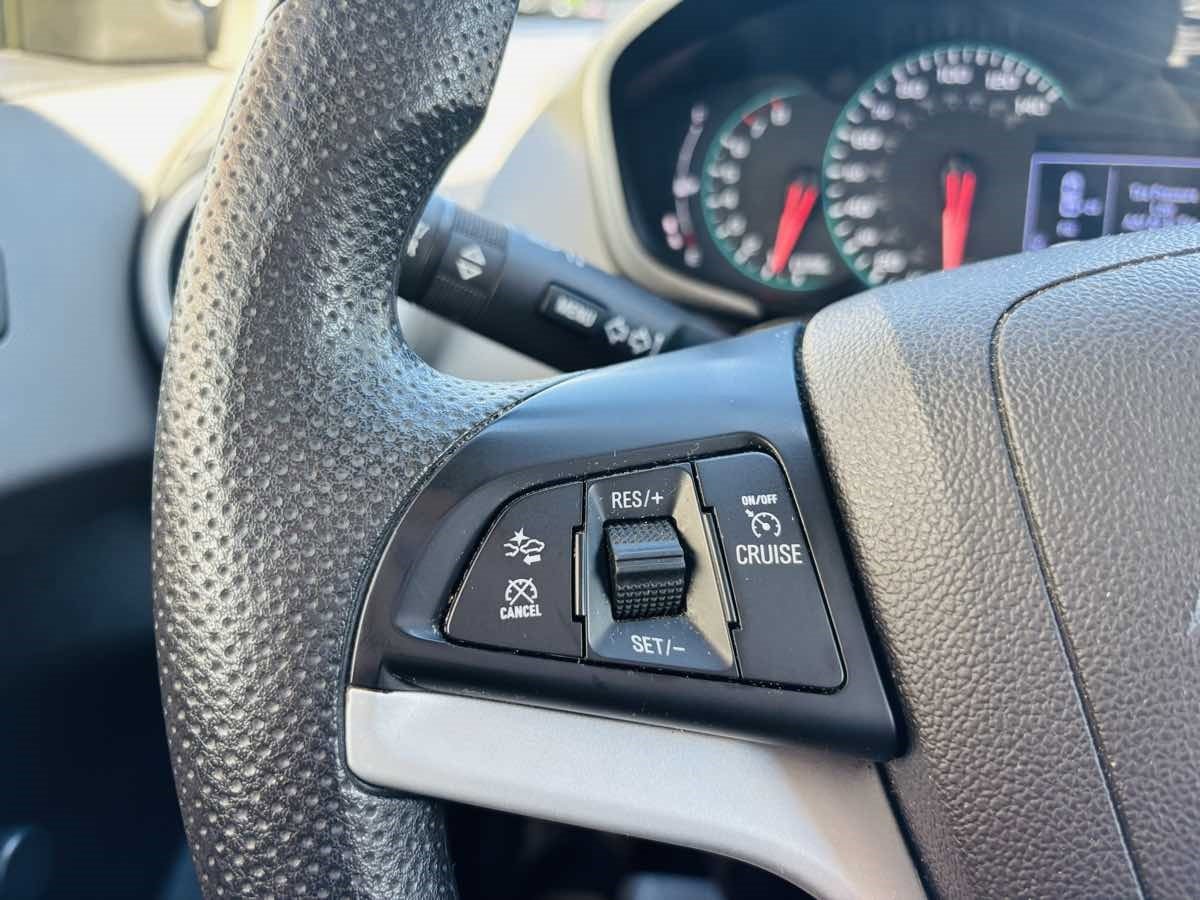 Used 2020 Chevrolet Sonic LT image 27