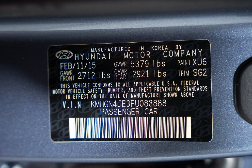 Used 2015 Hyundai Genesis 3.8 w/ Option Group 03 RWD image 38