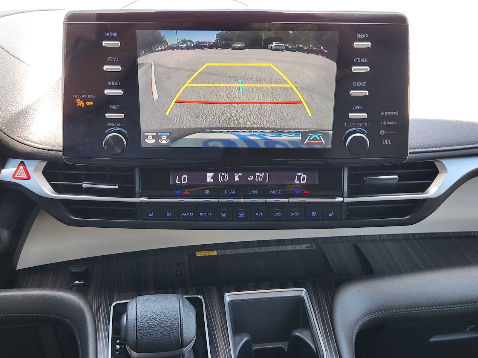 Used 2021 Toyota Sienna Limited FWD image 17