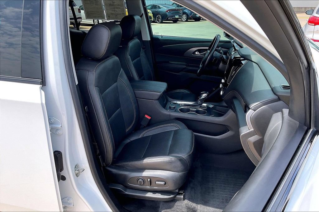 Used 2021 Chevrolet Traverse Premier w/ Redline Edition AWD/4WD image 7