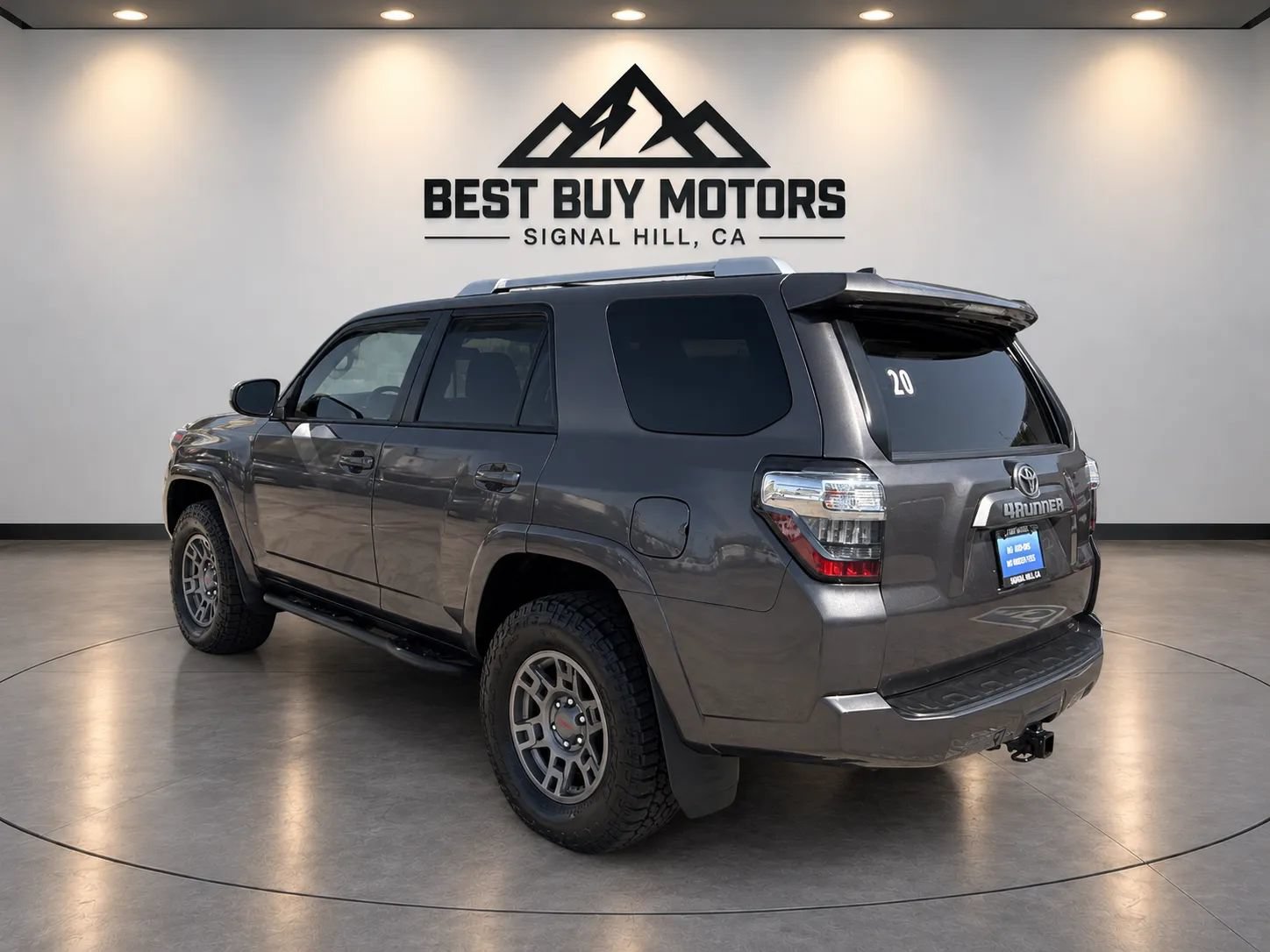 Used 2018 Toyota 4Runner SR5 AWD/4WD image 6