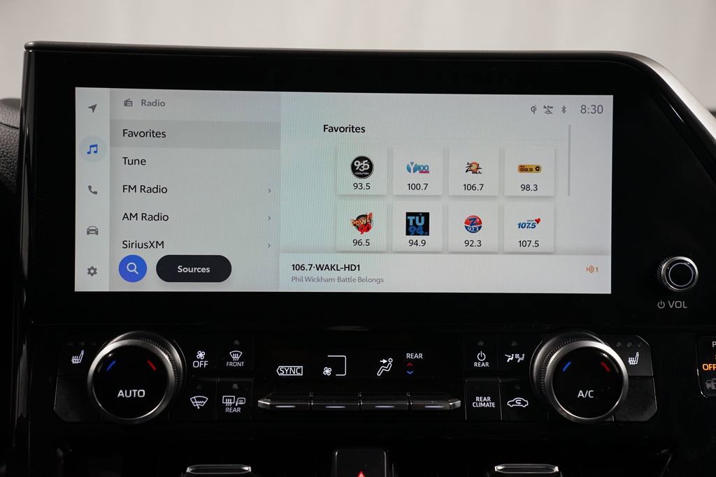 Used 2023 Toyota Highlander XLE image 18