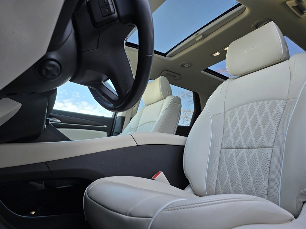 Used 2022 Buick Enclave Avenir w/ Avenir Technology Package image 25
