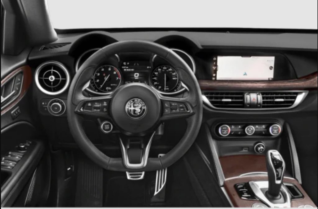 Used 2023 Alfa Romeo Stelvio Veloce AWD/4WD image 4