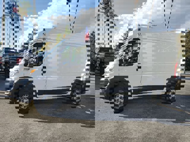 Used 2024 RAM ProMaster 2500 w/ Convenience Group image 4