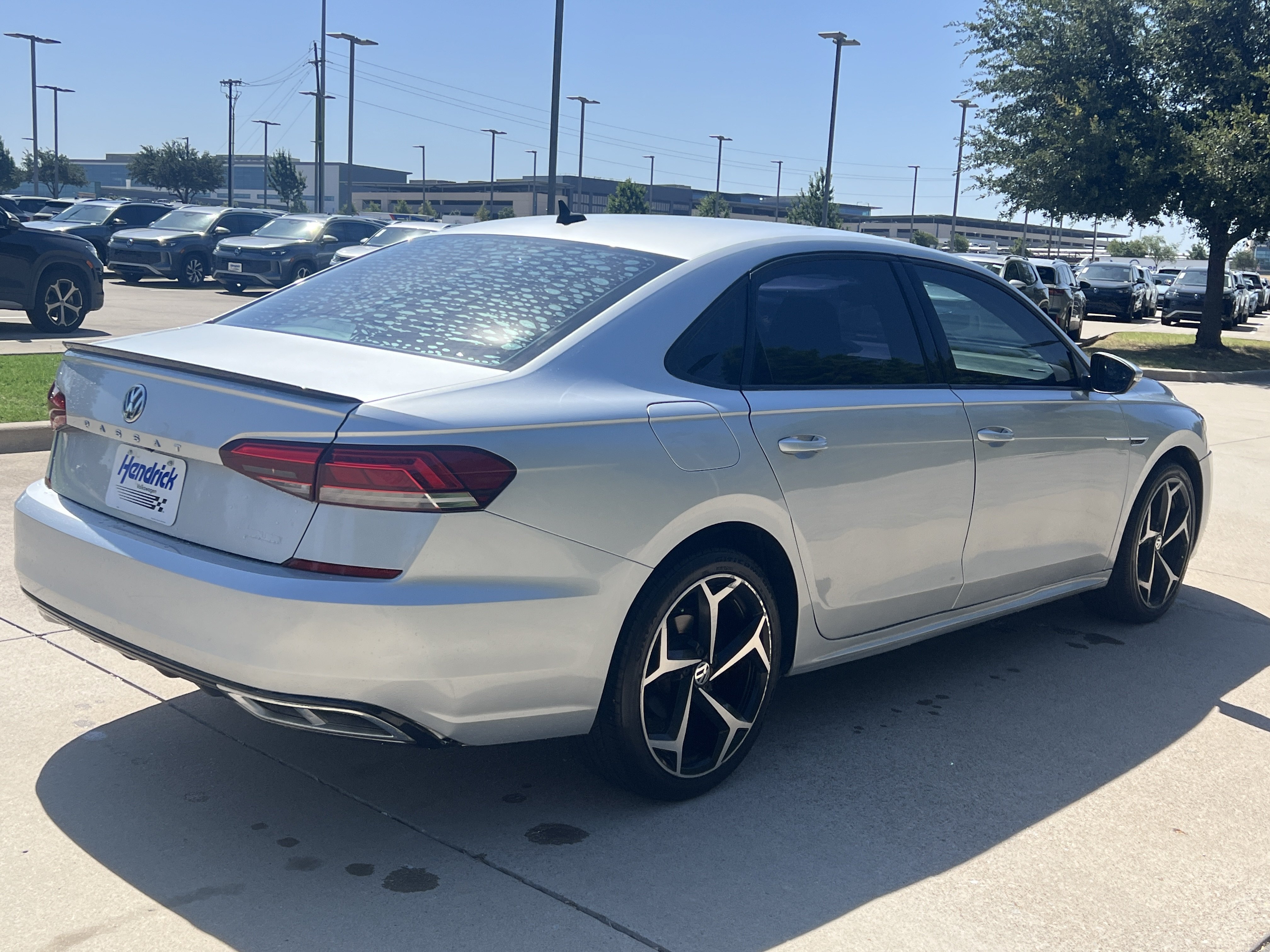 Used 2020 Volkswagen Passat 2.0T R-Line FWD image 9