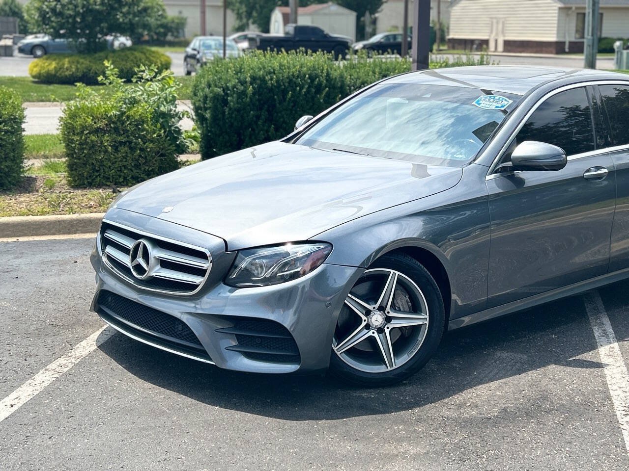 Used 2017 Mercedes-Benz E 300 4MATIC image 3